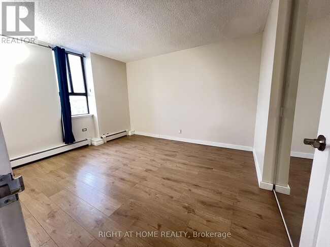 Photo - 505 St. Laurent Blvd Unité 1103