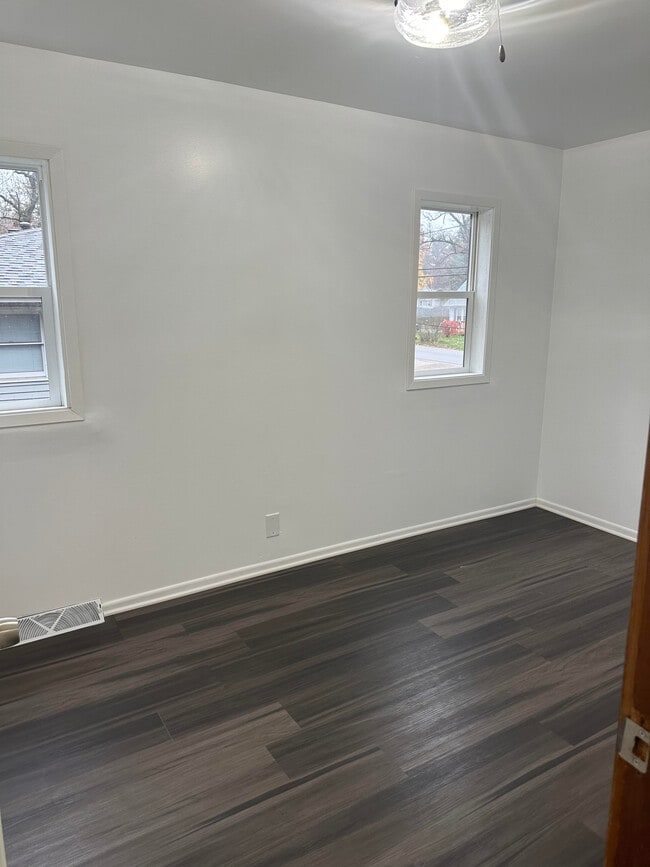 7705 Oakwood Dr Rental For Rent in Wonder Lake, IL