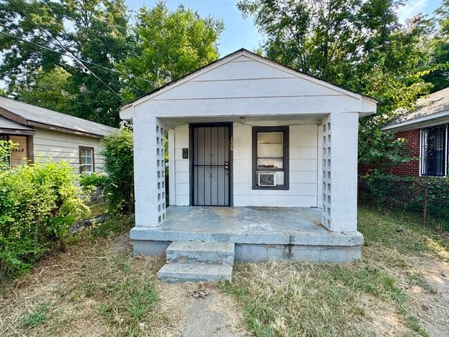 Building Photo - 1536 Brookins St Rental