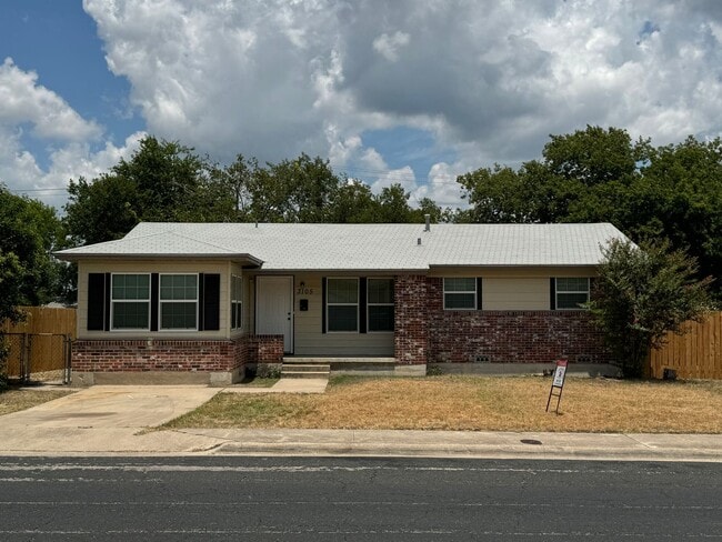 Photo - 3105 Zephyr Rd House