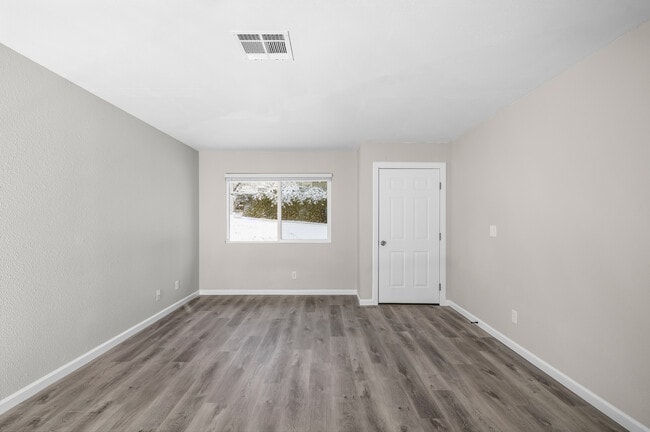 Photo - 2104 Rosamond Ave Apt 3