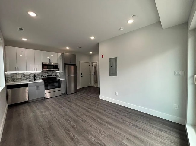 Photo - 675 N 41st St Unit 3