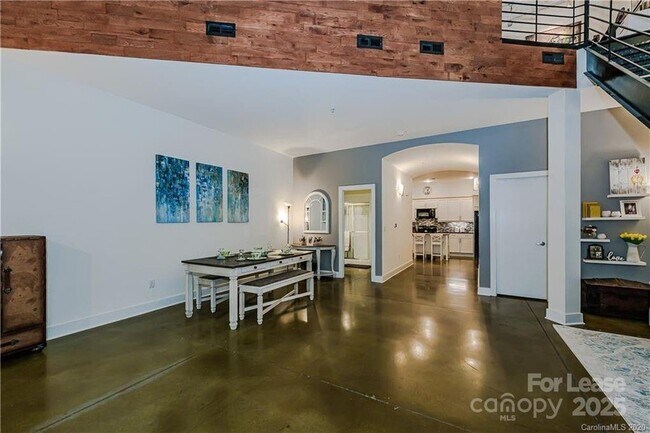 Photo - 913 Westmere Ave