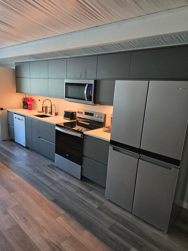 Full stainless Steel Kitchen - 2722 10th St