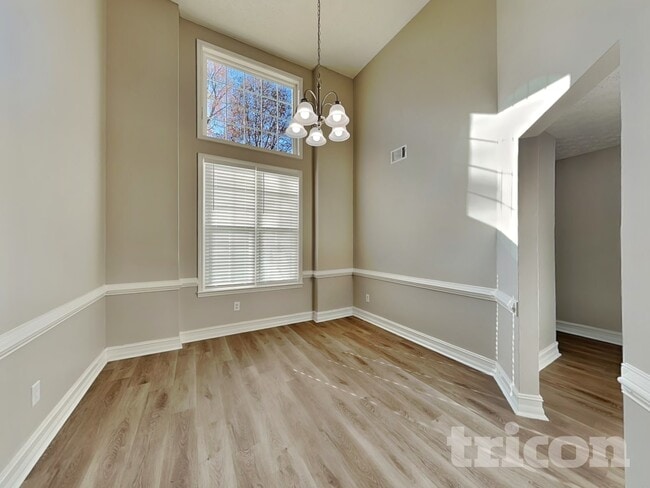 Photo - 30 Somerset Ct