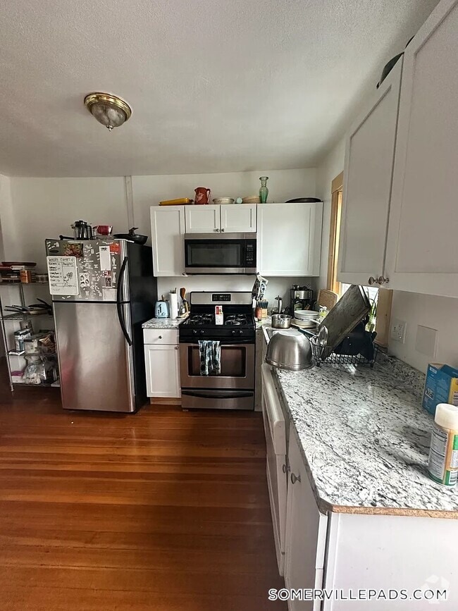 Building Photo - 86 Fellsway W Rental