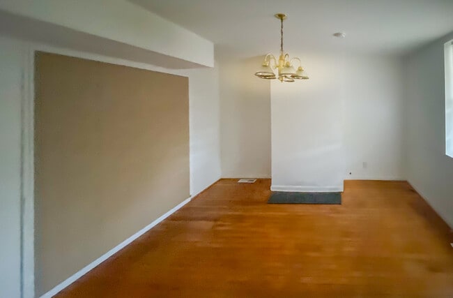 Photo - 1044 Farmer St