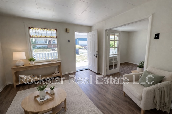 Photo - 1011 E 12th Ave