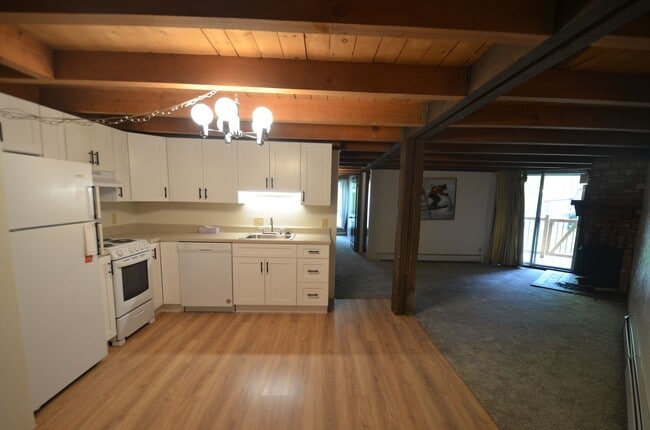 Building Photo - THE UNICORN: A 6 month lease at a 12 month...
