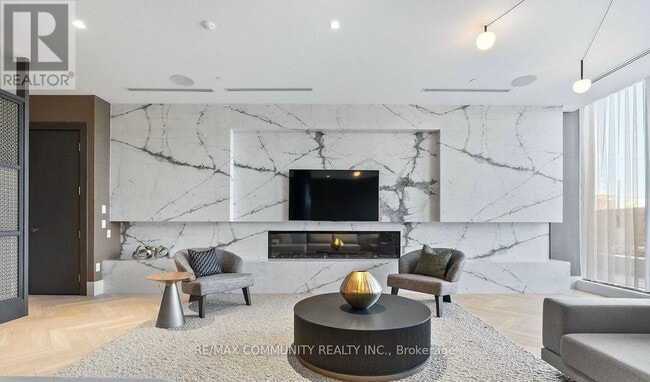 Photo - 2545 Simcoe St N Unit 222