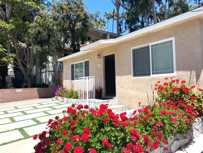 1448 Butler Ave Unit Upper