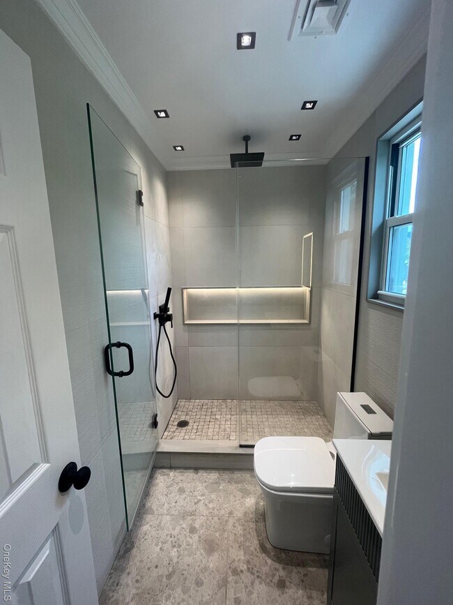 Photo - 12 Backman Ave Unidad 3