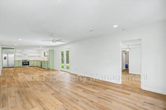 Photo - 106 Holcomb St