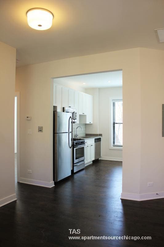 Photo - 1606 W Belle Plaine Ave Unit 1