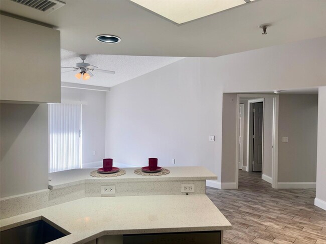 Photo - 2119 SE 10th Ave Unit 910