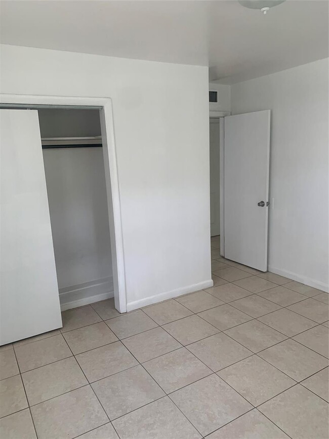 Photo - 1916 Scott St Unit A