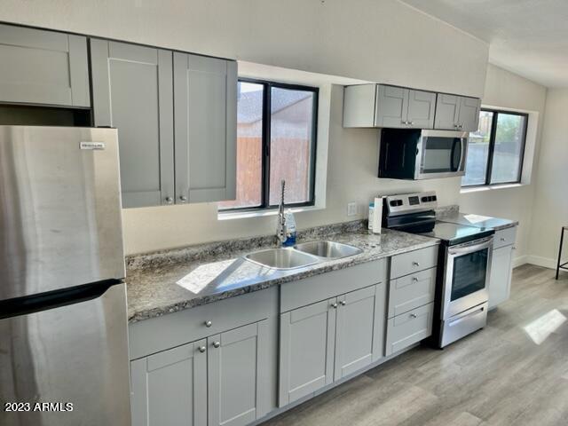 453 W University Dr