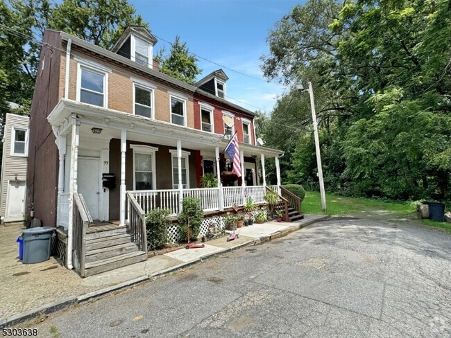 Building Photo - 77 Brainard St Rental