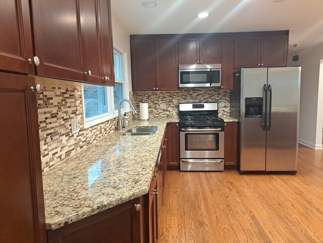 Photo - 2045 Farrell Ave