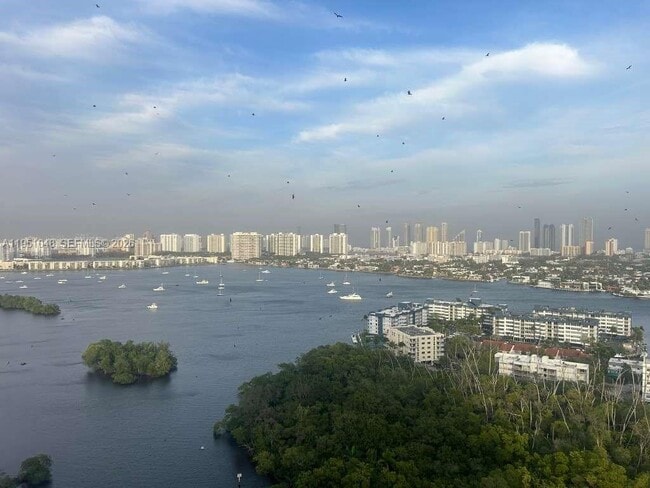 Building Photo - 16385 Biscayne Blvd Unit 2517