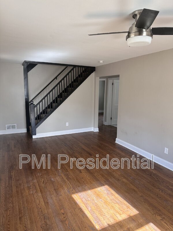 Photo - 1507 Foster Rd