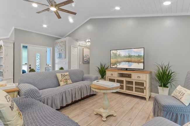 Photo - 760 Mallard Dr