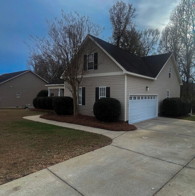 Photo - 282 Braddock Dr