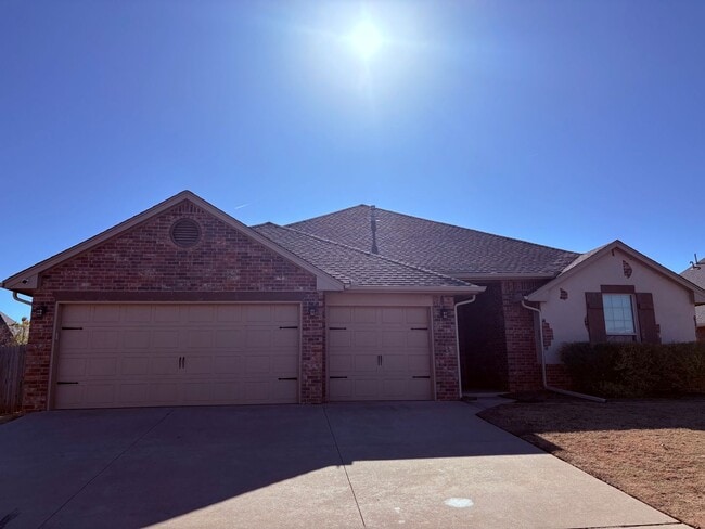 Photo - Large four bedroom home in Edmond