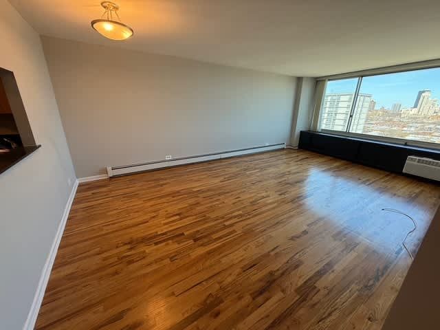 Photo - 4600 N Clarendon Ave Unit 1408