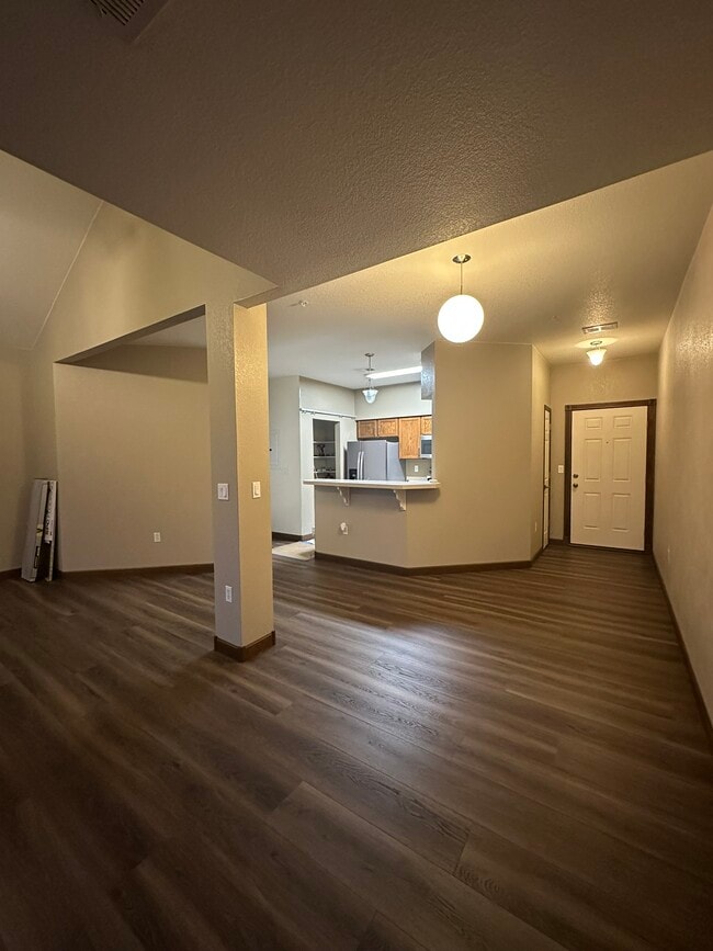 Dining room/entry - 4245 Boardwalk Dr Unit F8