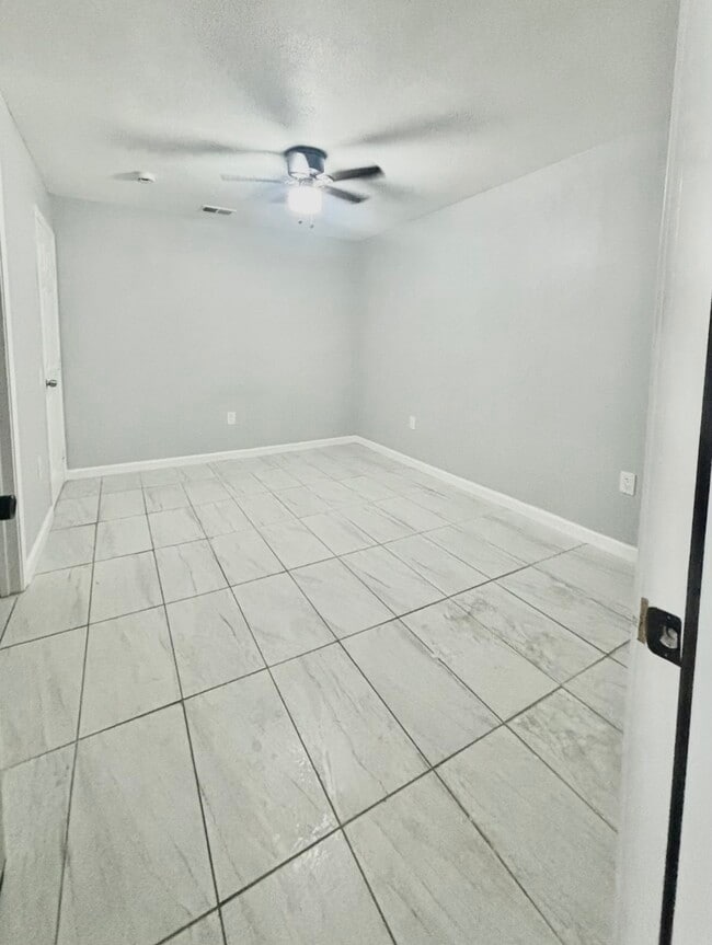 Photo - 25671 Elder Ave Unidad 1