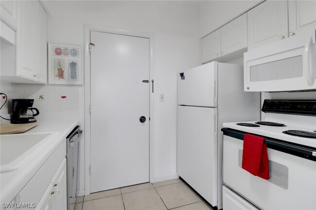 Photo - 220 Seaview Ct Unit 316