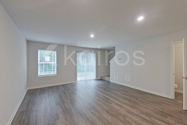 Photo - 372 Ironwood Ct