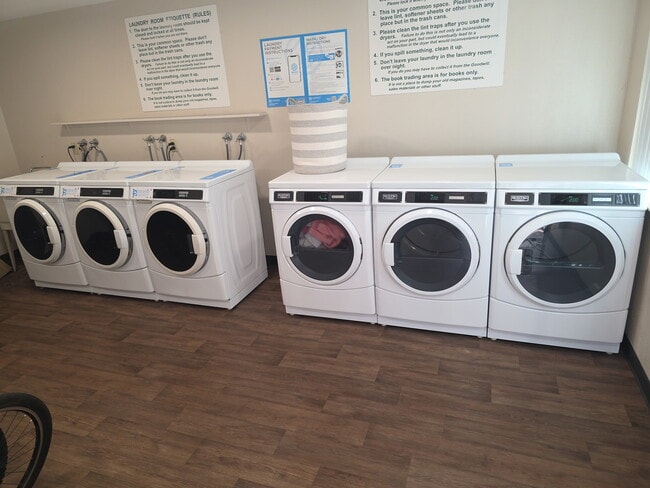 Photo - Kingston Manor