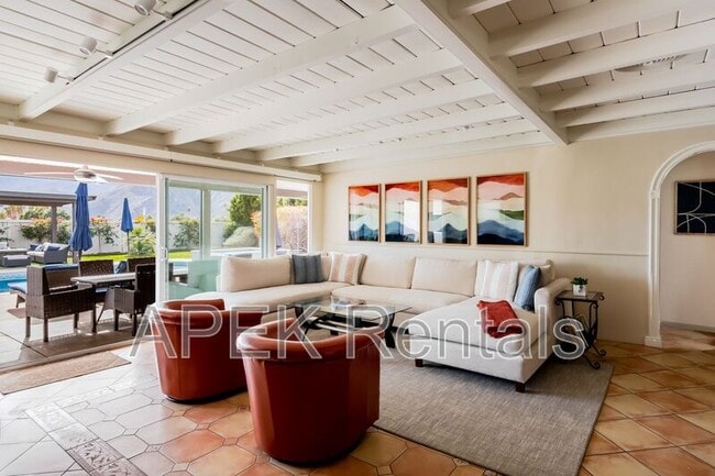 Photo - 477 E Vía Colusa