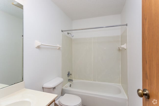 3BR, 1.5BA - Townhome - 1223 SF