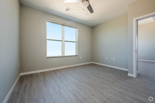 2HAB, 2BA - 1,320 ft²