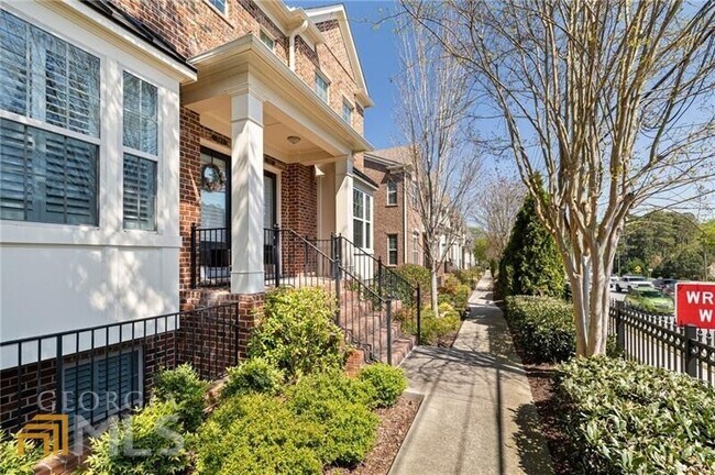 Photo - 317 Alderwood Ln