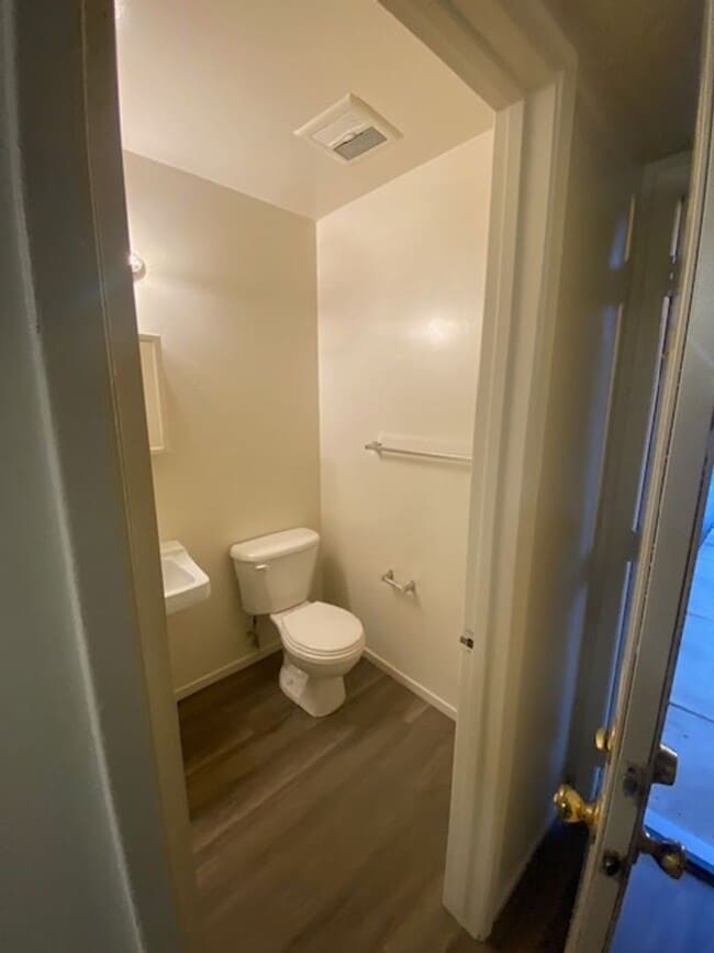 Photo - 1952 Stine Rd Unit 1952