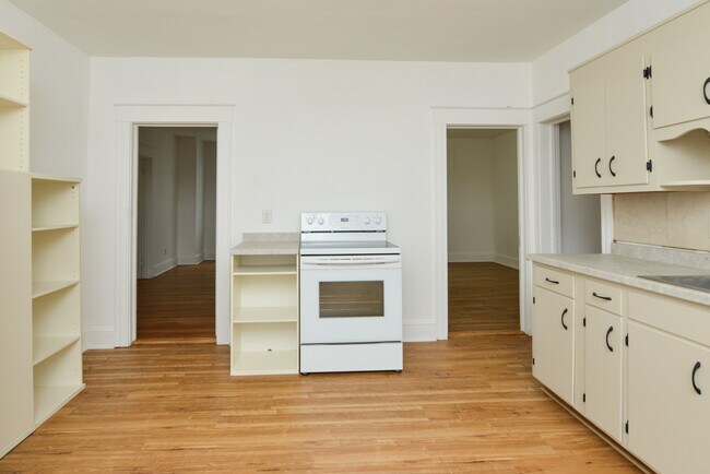 Photo - 390 Clinton St Unit 1