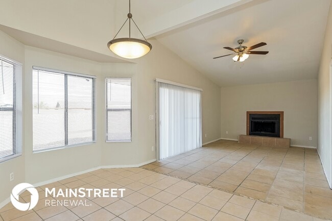 Photo - 1880 W Mountain Oak Ln