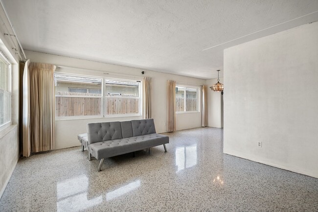 Photo - 6132 7th Ave S