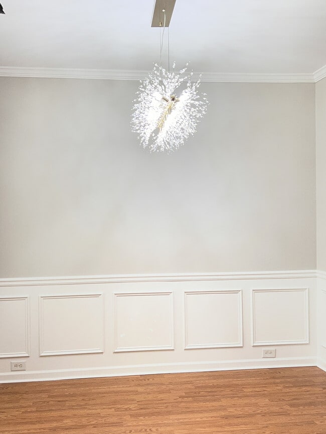 Photo - 4745 Stonehaven View