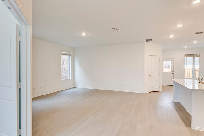 Photo - 18010 Cedar Waxwing Wy