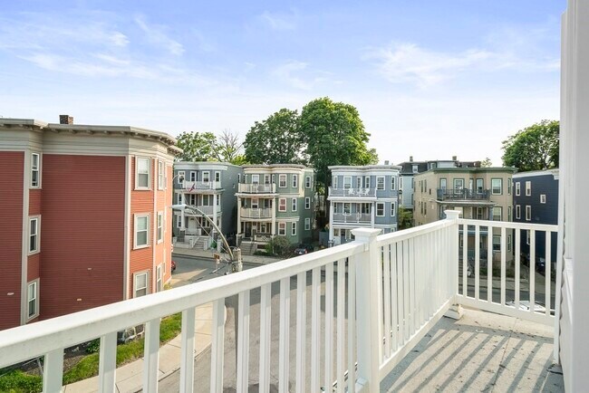 Photo - 39 Edison Green Condo Unit 3