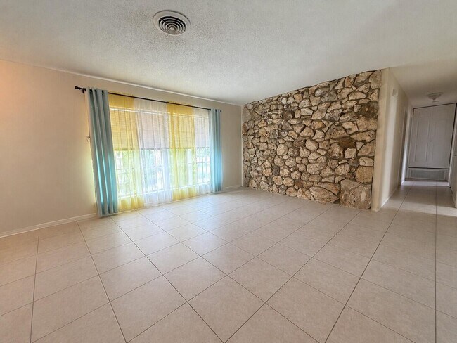 Photo - 1365 29th Ave
