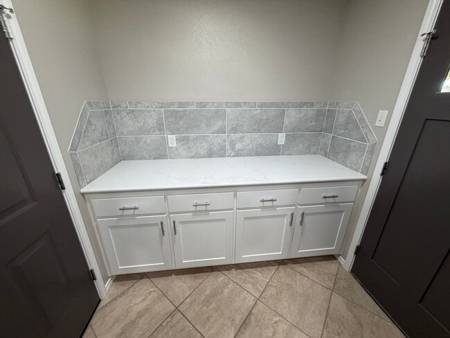 Photo - 1114 Rhonda Lee St