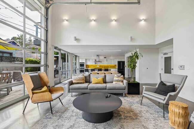 Building Photo - Janus Apartments
