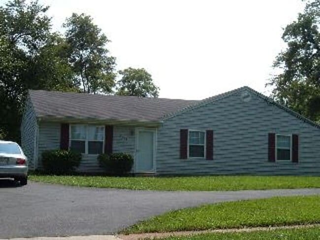 Building Photo - 2613 Old Forest Rd Unit A