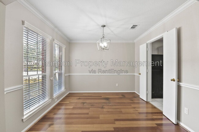 Photo - 2003 Whitelaw Dr